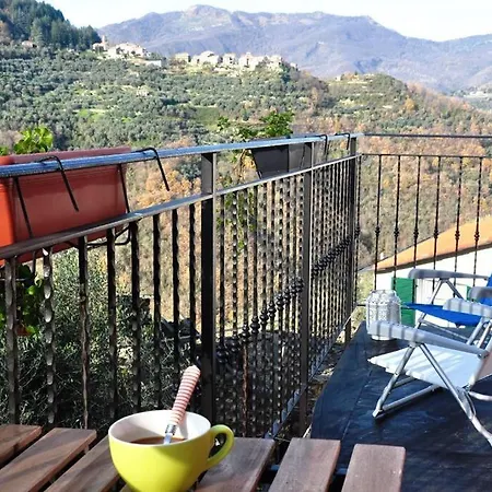 Cozy Hillside Getaway, Spectacular View